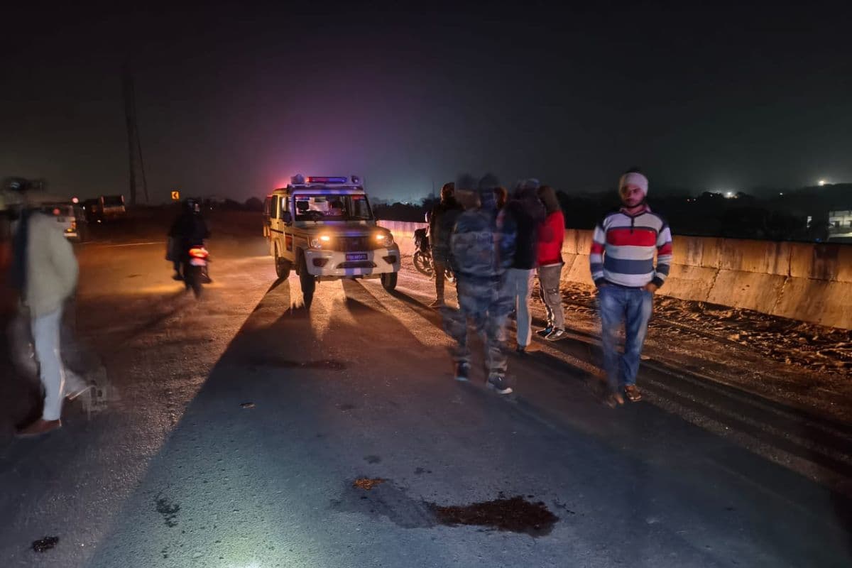 Bihar News: ताबड़तोड़ फायरिंग से दहला कुल्हड़िया ROB, अपराधियों ने पीछा कर युवक को मारी गोली