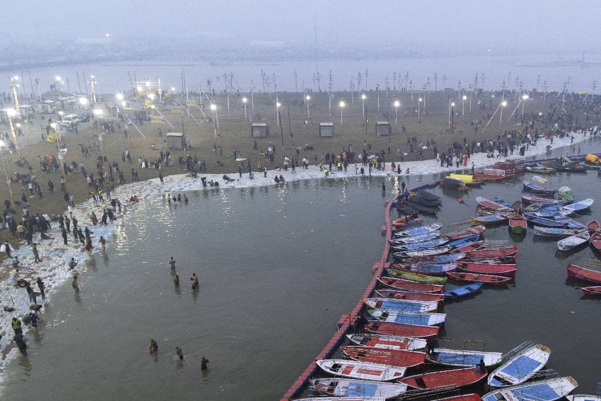 Mahakumbh Mela 2025 : कड़ाके की ठंड के बाद भी श्रद्धालुओं में जोश, 6 दिन में 7 करोड़ लोगों ने संगम त्रिवेणी में लगाई डुबकी