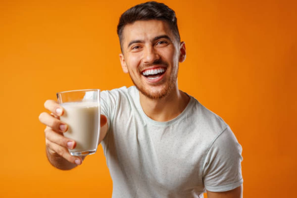 Weight Gain Tips: तेजी से बढ़ने लगेगा वजन, दूध के साथ इन चीजों का करें सेवन