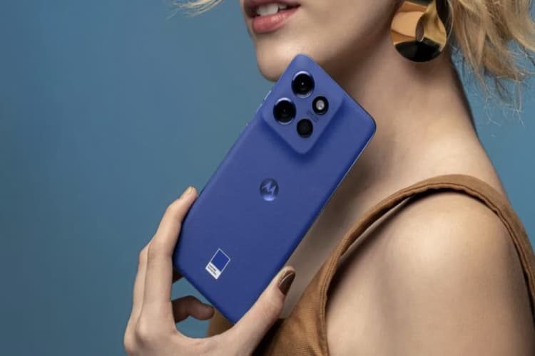 1249 रुपये में 32MP सेल्फी कैमरा वाला Motorola फोन खरीदने का मौका