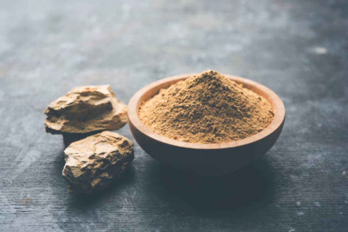 Beauty Tips: सर्दियों में भी आपकी त्वचा होगी चांद सी चमकदार, मुल्तानी मिट्टी के इस्तेमाल से होंगे ये फायदे