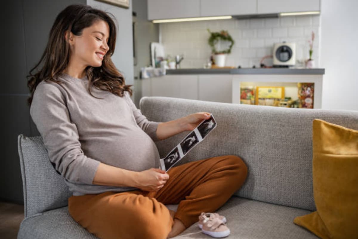 Parenting Tips: प्रेग्नेंसी के दौरान कभी न करें ये गलतियां, बच्चे की सेहत पर पड़ सकता है बुरा असर