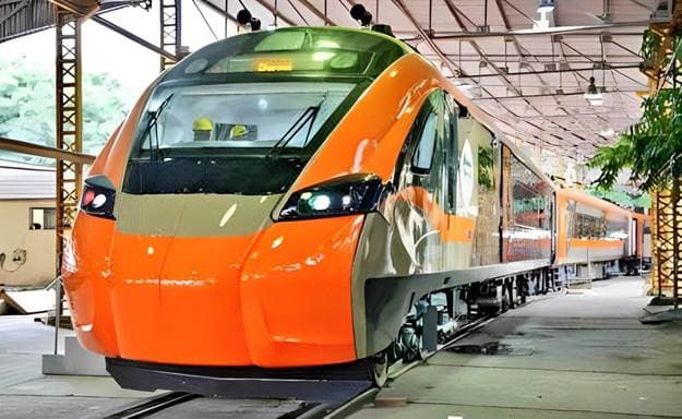 Railway: जल्द शुरू होगी लंबी दूरी की वंदे भारत स्लीपर ट्रेन