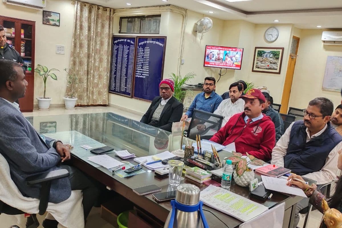 रांची डीसी मंजूनाथ भजंत्री का जनता दरबार, शिकायतों पर अफसरों को निर्देश, मंईयां योजना पर क्या बोलीं महिलाएं?