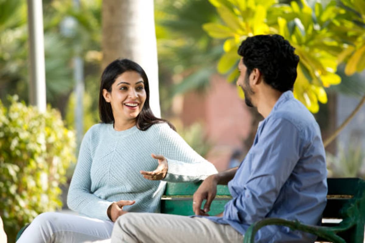 Relationship Tips: शादी से पहले जा रहे अपने पार्टनर से फर्स्ट टाइम मिलने? इन बातों का जरूर रखें ख्याल