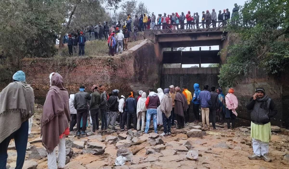 बिहार में बड़ा सड़क हादसा, असंतुलित होकर नहर में गिरी बाइक, तीन भाइयों की मौत
