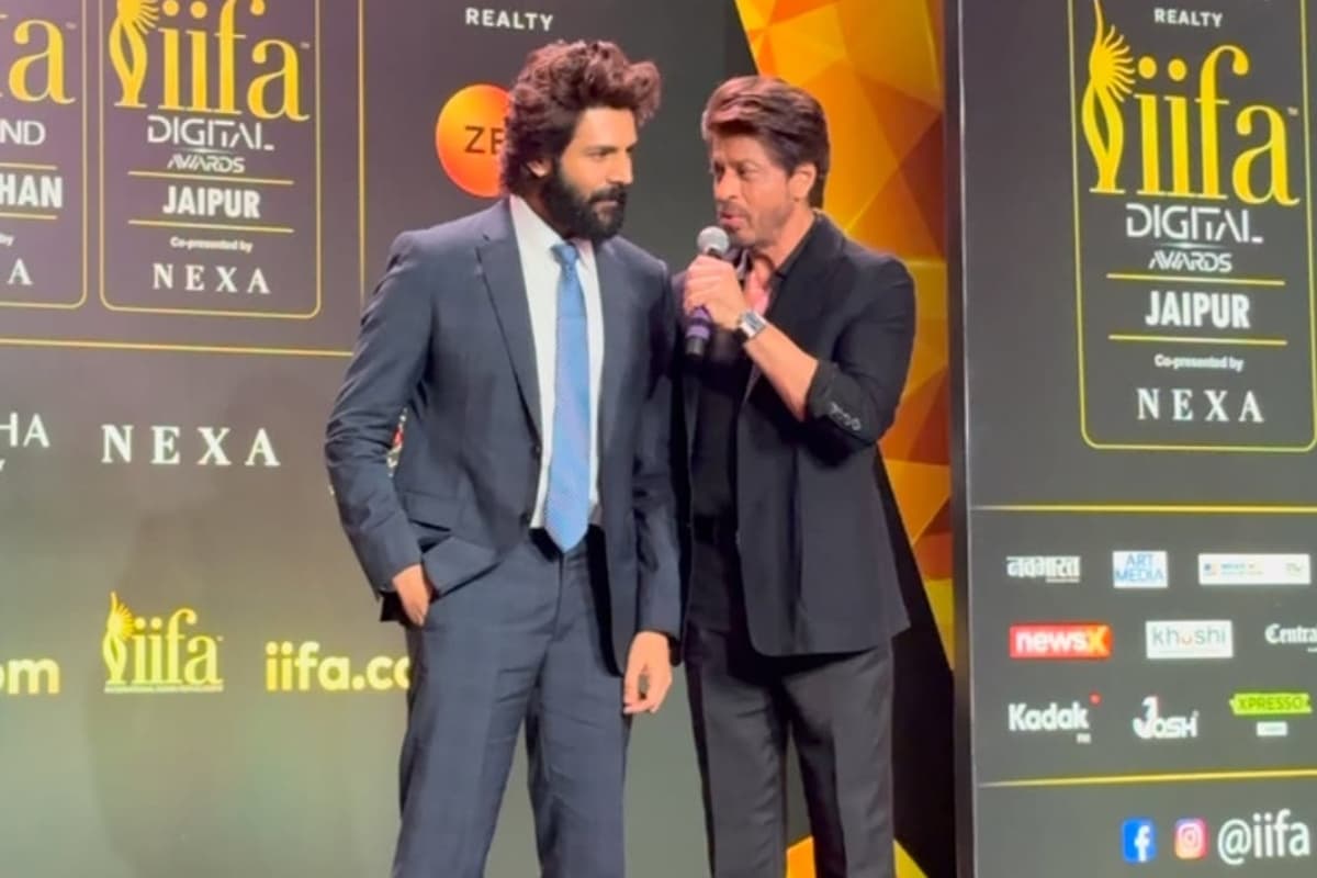 IIFA 2025: आप भी देखें जब शाहरुख खान ने कार्तिक आर्यन को सिखाया राजस्थानी, तब क्या हुआ, VIDEO