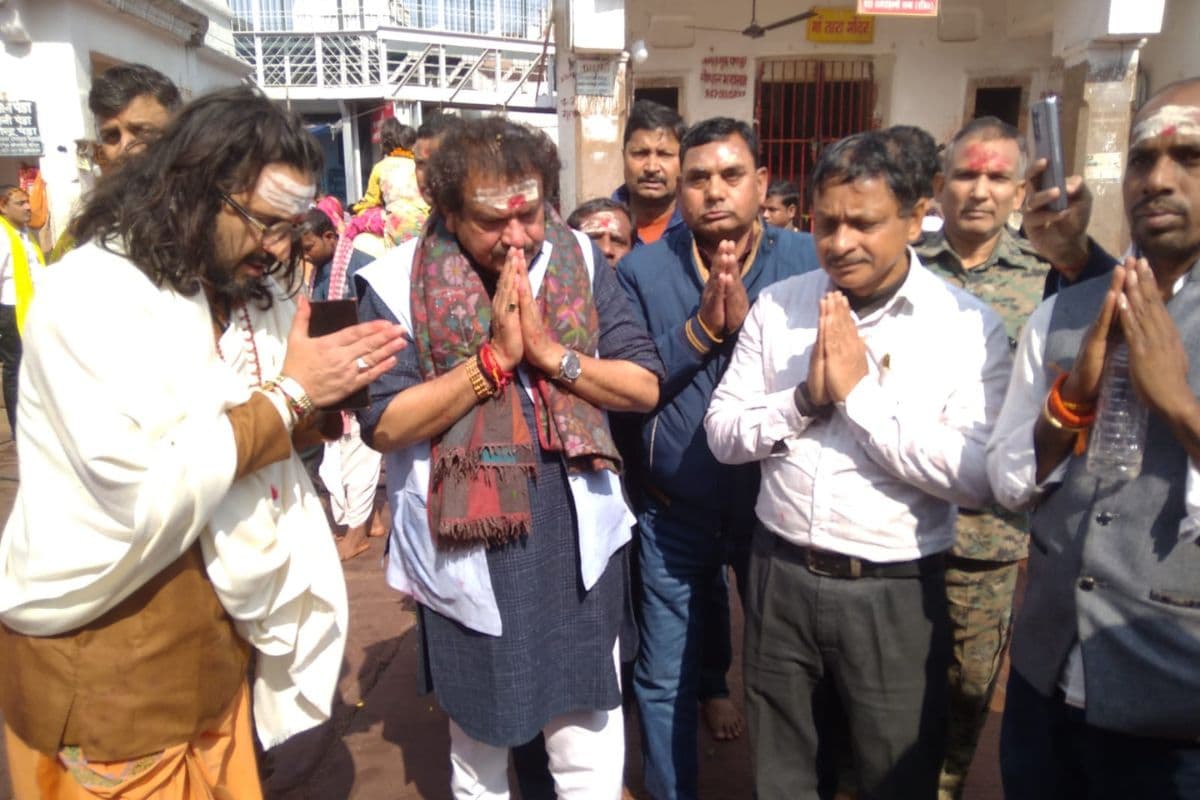 केंद्रीय राज्य मंत्री एसपी सिंह बघेल ने बाबा बैद्यनाथ के दरबार में लगायी हाजिरी, किसानों की आय दोगुनी करने का दिया मंत्र