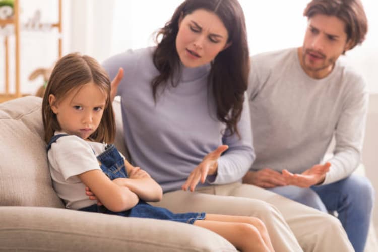 Parenting Tips: आपकी ये गलतियां बच्चों को बनाते हैं जिद्दी, समय रहते करें सुधार