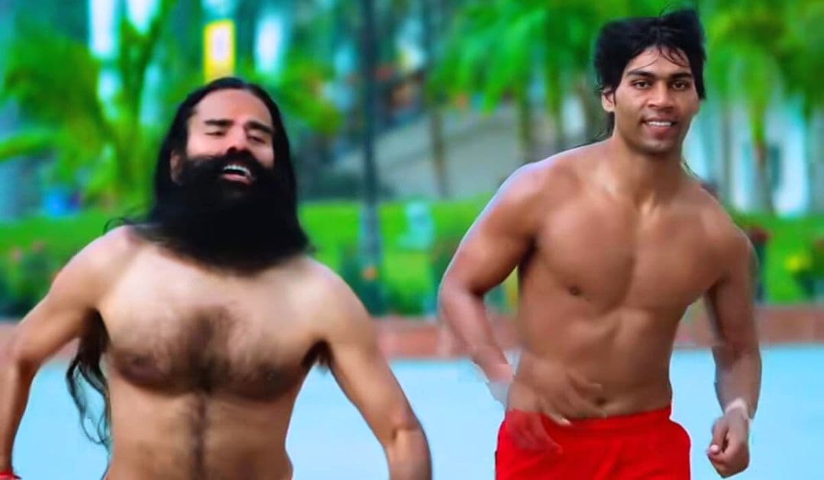 Video: बाबा रामदेव ने बिहार के 'टार्जन बॉय' संग लगाई दौड़, देखें रेस में कौन निकला आगे