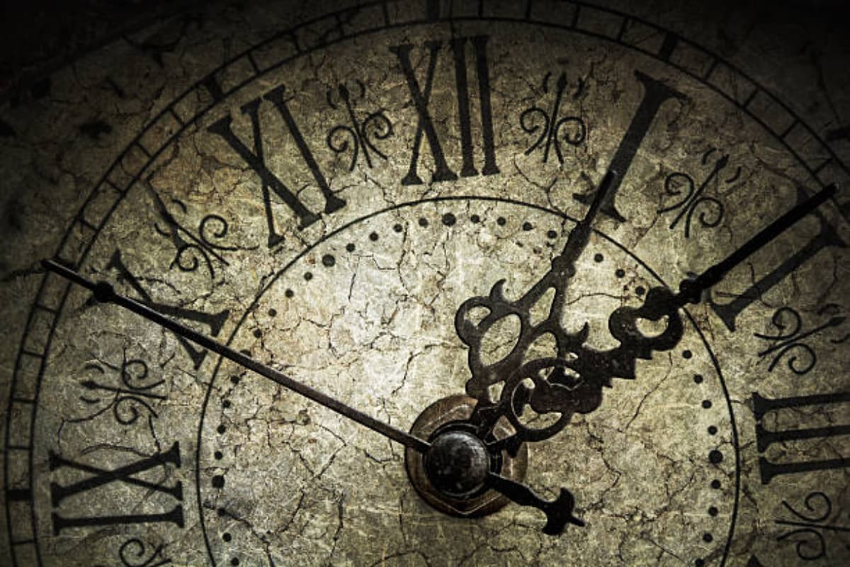 Vastu Tips: घर पर रखी ये चीजें छीन लेती हैं आपकी खुशियां, जीवन पर पड़ता है काफी बुरा असर
