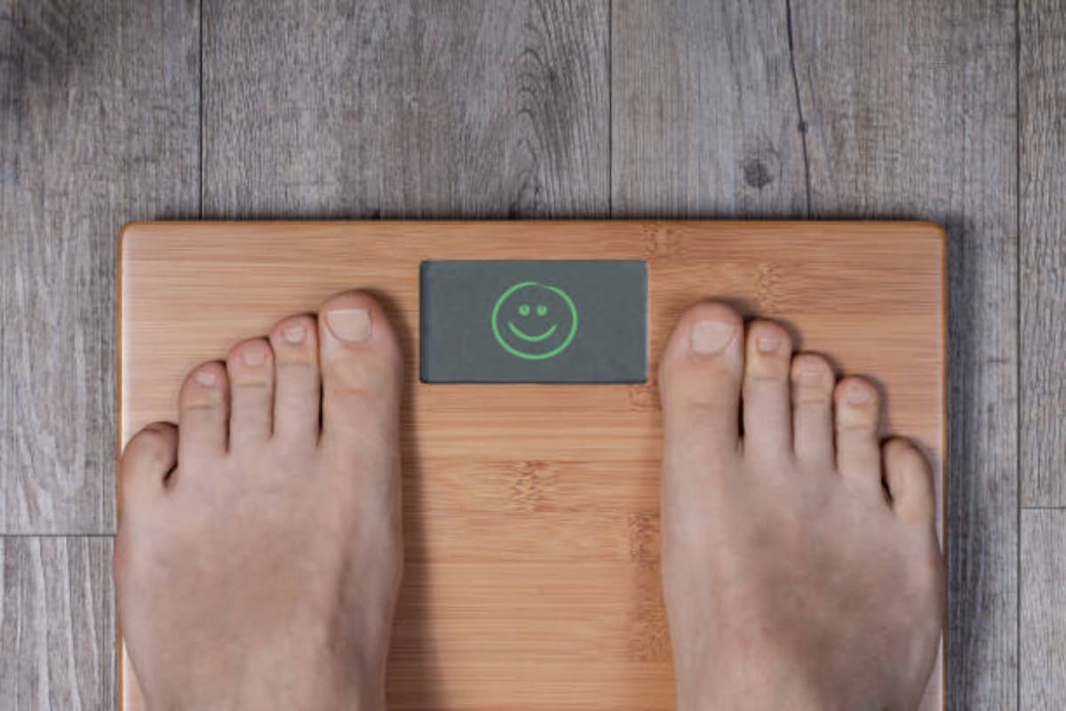 Weight Loss Tips: सर्दियों में बढ़ते हुए वजन पर इस तरह लगाएं रोक, जानें क्या है सबसे आसान तरीका
