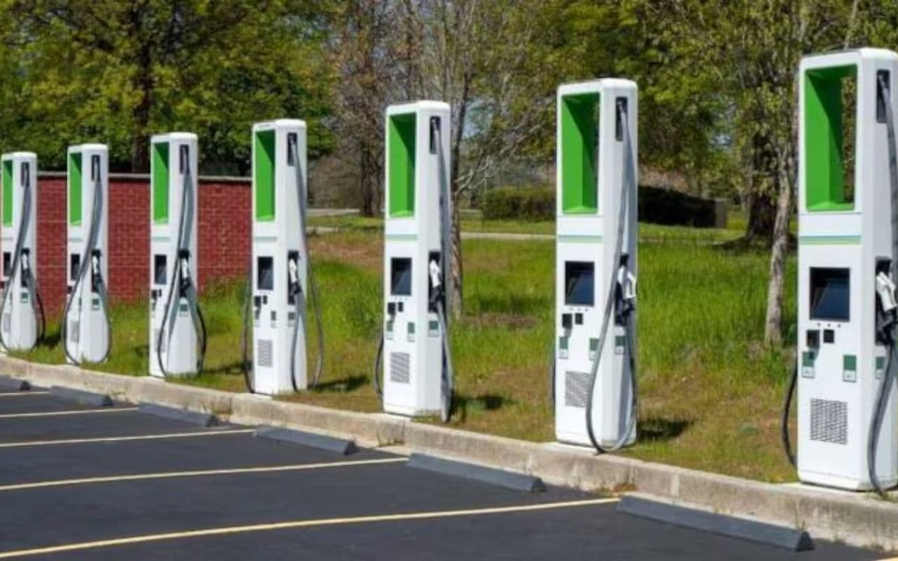 इलेक्ट्रिक वाहन चार्जिंग स्टेशन