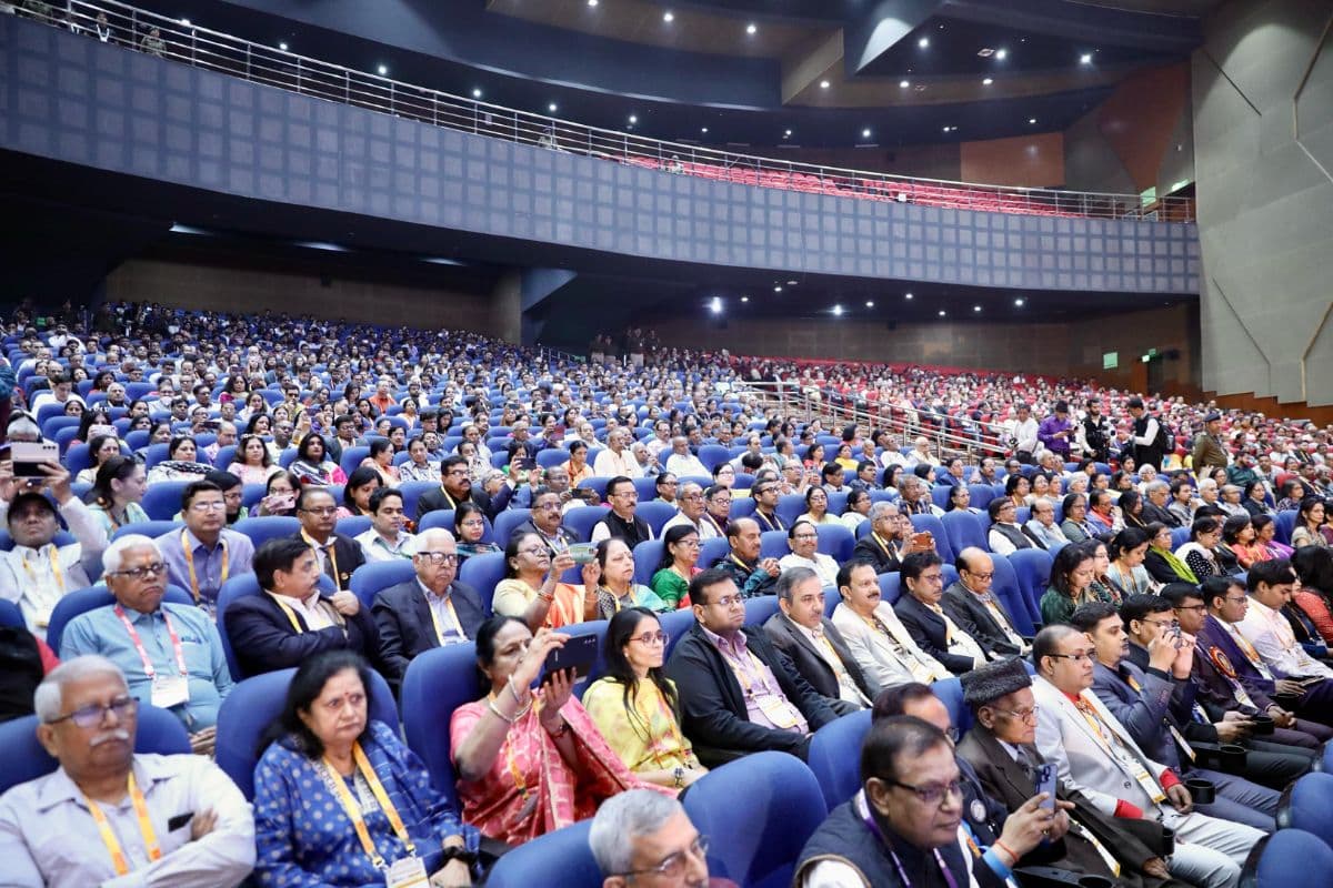 PMCH: कॉलेज के दिनों की याद कर डॉक्टरों की छलकीं आंखें, 65 साल पुरानी यादों को जी भर कर दोहराया