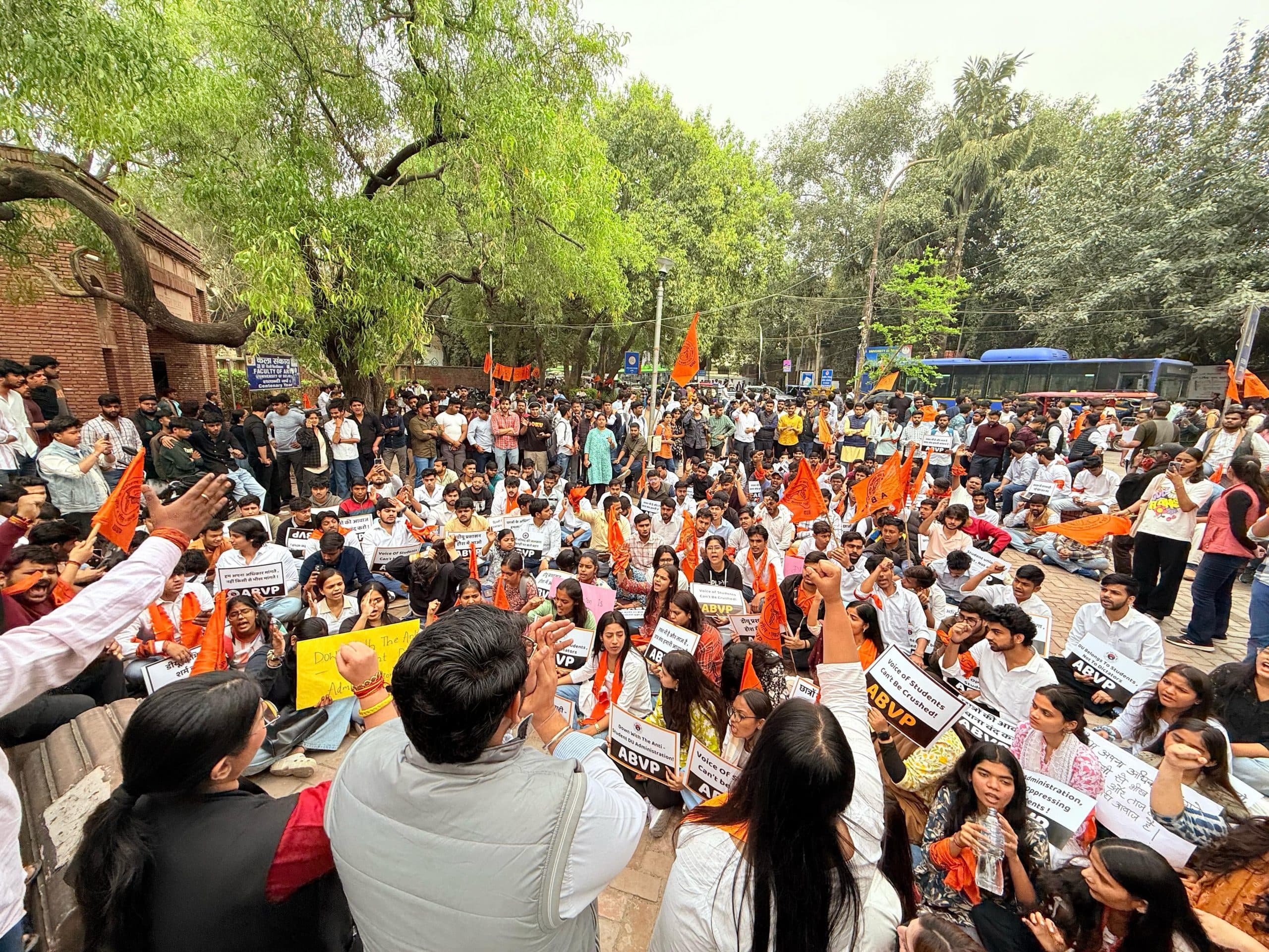 DU:छात्रसंघ चुनाव में व्यापक बदलाव करने को लेकर एबीवीपी ने खोला मोर्चा