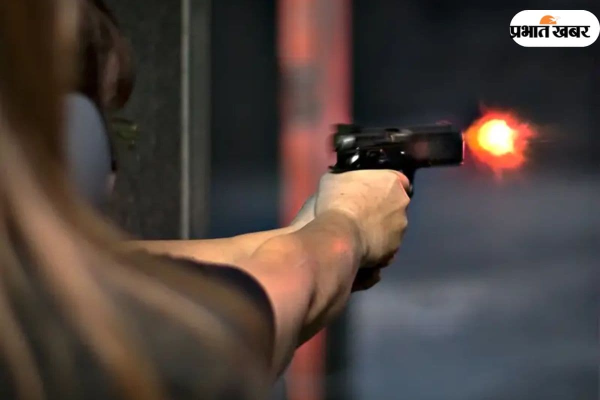 पटना के भवन निर्माण विभाग में टेंडर को लेकर हुई फायरिंग, महिला ठेकेदार के गाड़ी पर लगी गोली