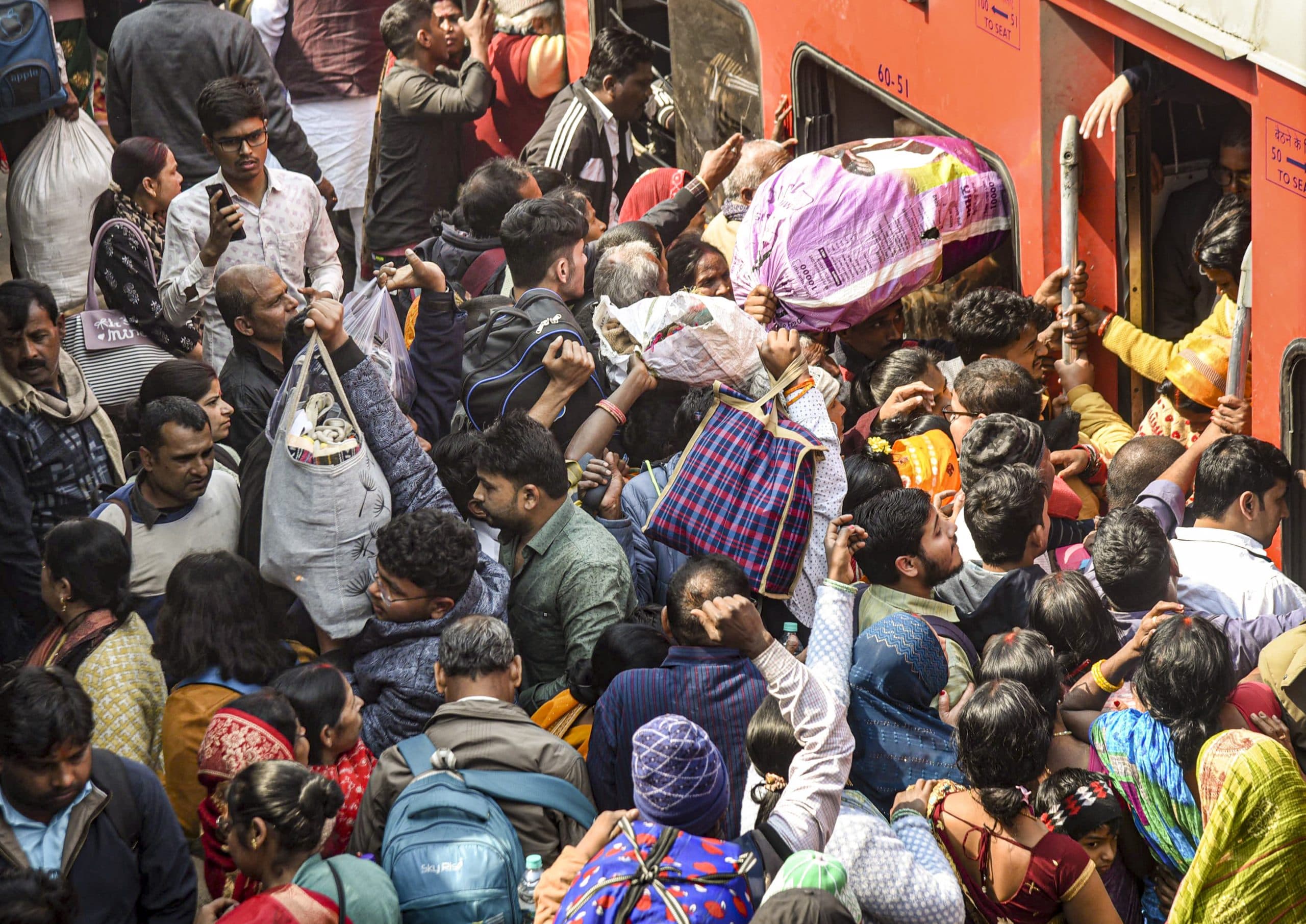 दिल्ली भगदड़ के बाद बिहार में रेलवे अलर्ट, अंतिम समय में अब नहीं बदलेगा ट्रेनों का प्लेटफॉर्म