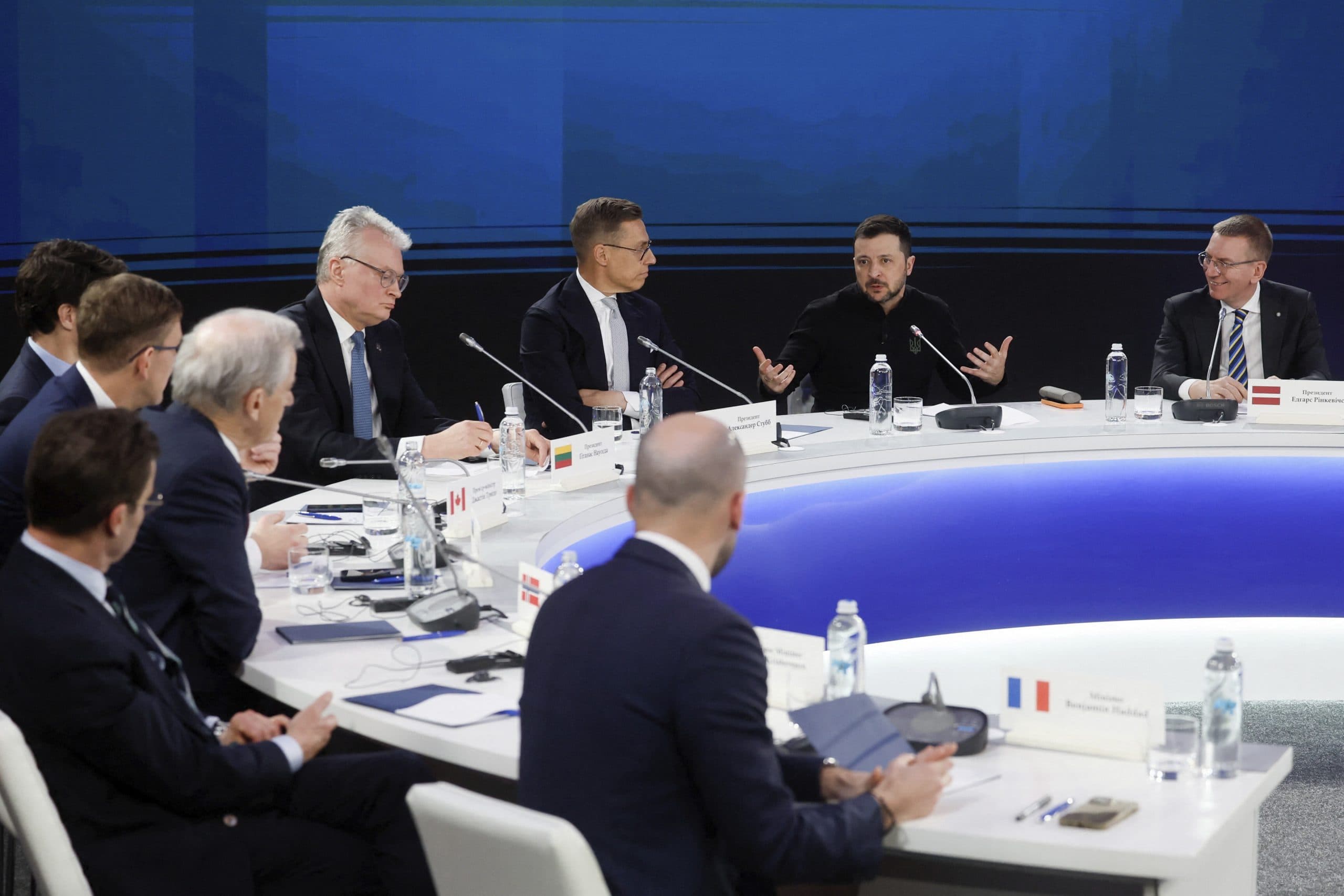 Russia Ukraine War: यूक्रेन को छोड़ रूस के साथ UN में खड़ा हो गया अमेरिका! जेलेंस्की को बड़ा झटका