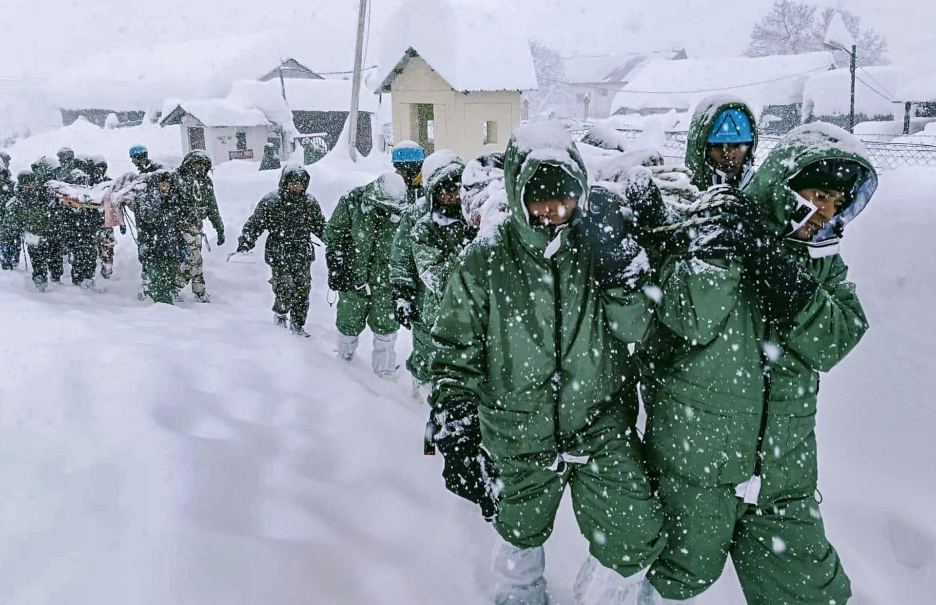 Chamoli Avalanche: 57 में से 32 मजदूरों को निकाला गया बाहर, 25 अब भी फंसे, सीएम धामी जाएंगे चमोली