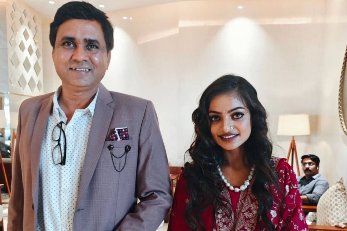 Viral Girl Monalisa: सनोज मिश्रा पर लगे आरोपों पर बोलीं मोनालिसा, कहा- वह बहुत अच्छे हैं, बेटी की तरह मानते हैं