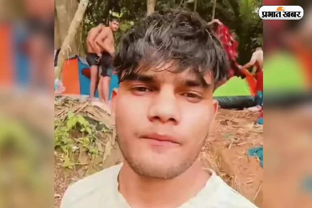 Illegal Immigrants: 65 लाख रुपये खर्च कर पहुंचा अमेरिका, हथकड़ी और बेड़ियां पहनकर लौटा आकाश