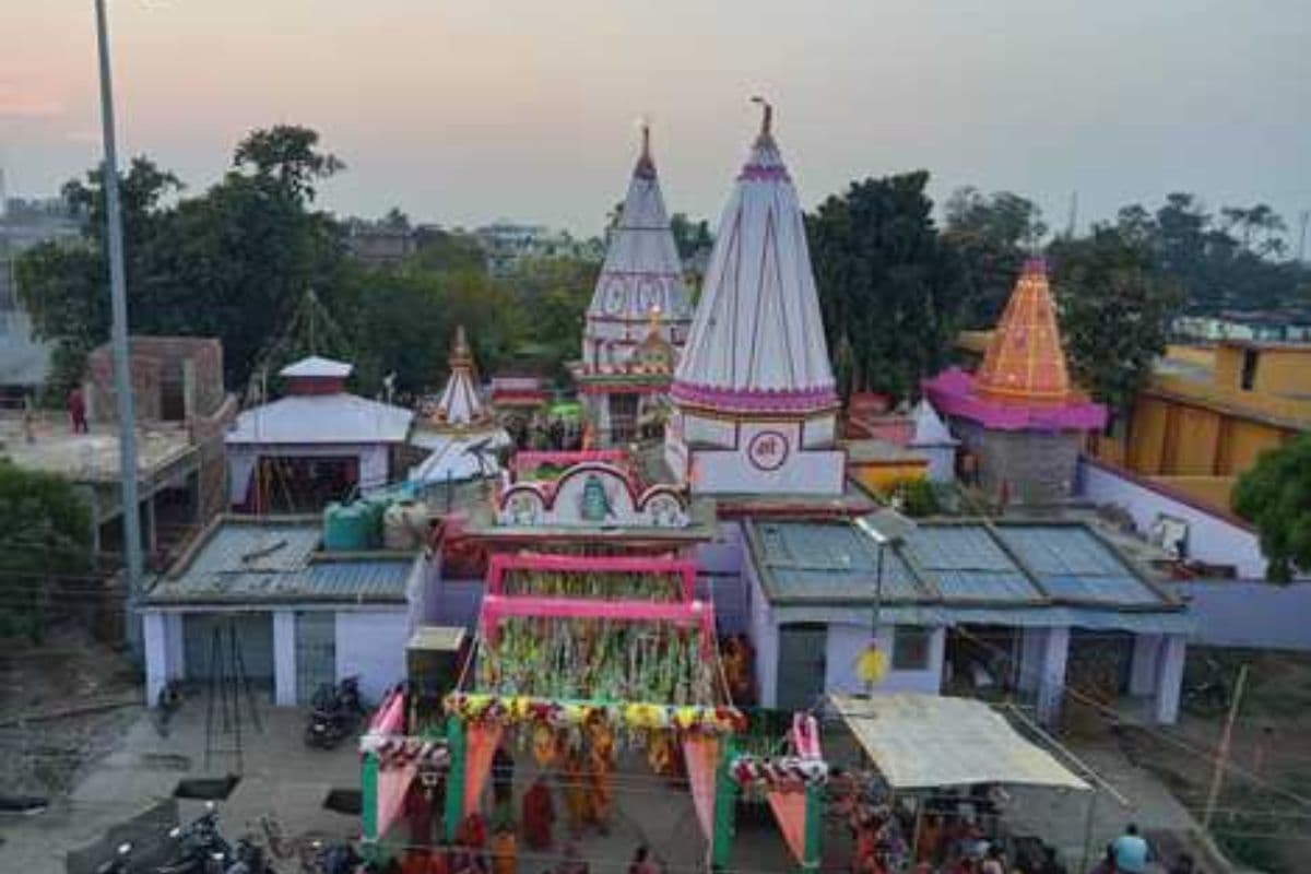 Mahashivratri 2025: महाशिवरात्रि पर बाबा रत्नेश्वर नाथ महादेव को लगाया गया उबटन, आज निकलेगी बारात