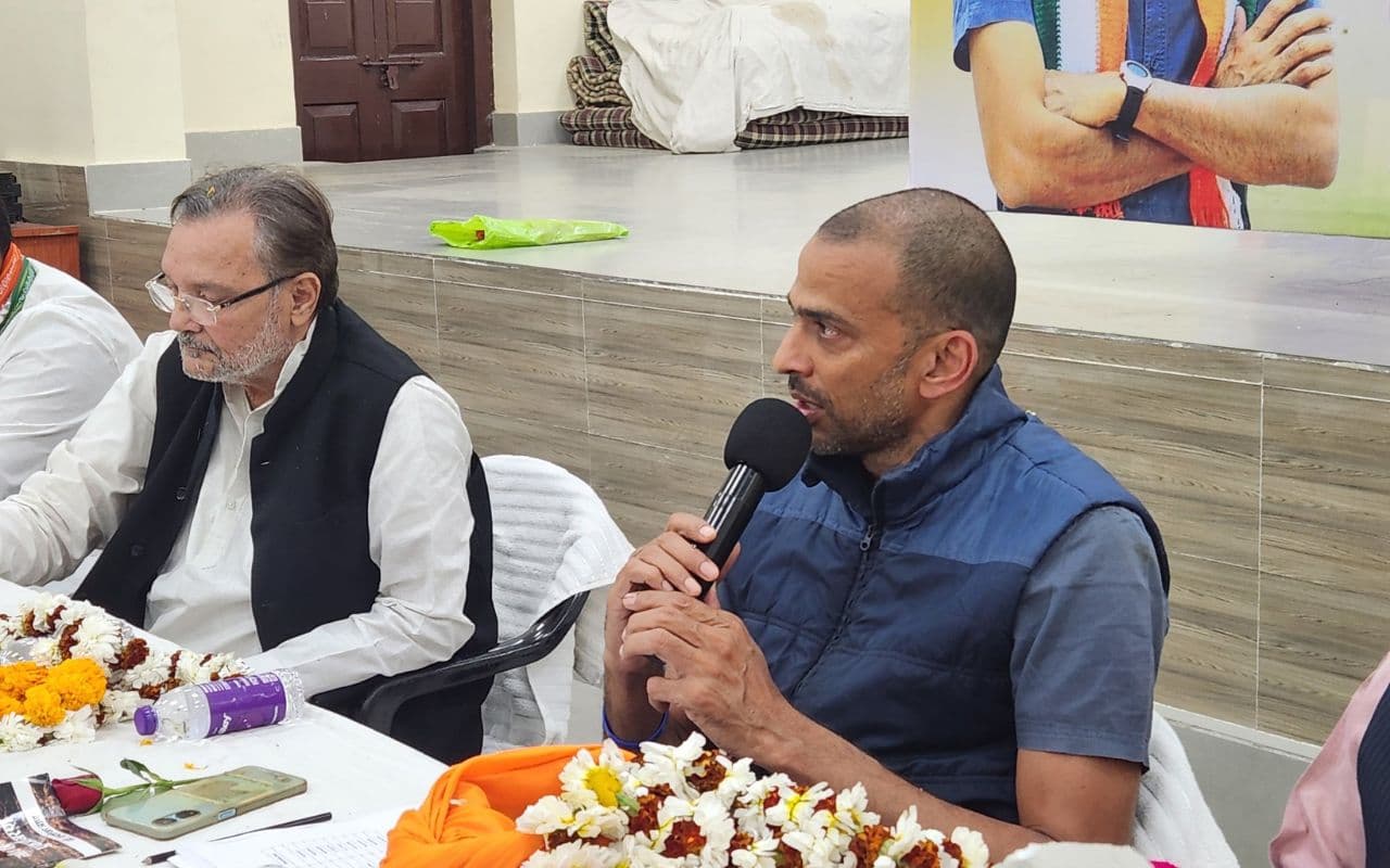 Bihar Politics: कांग्रेस प्रभारी 5 दिन के अंदर दूसरी बार पहुंचे बिहार, अकेले चुनाव लड़ने पर दिया बड़ा बयान