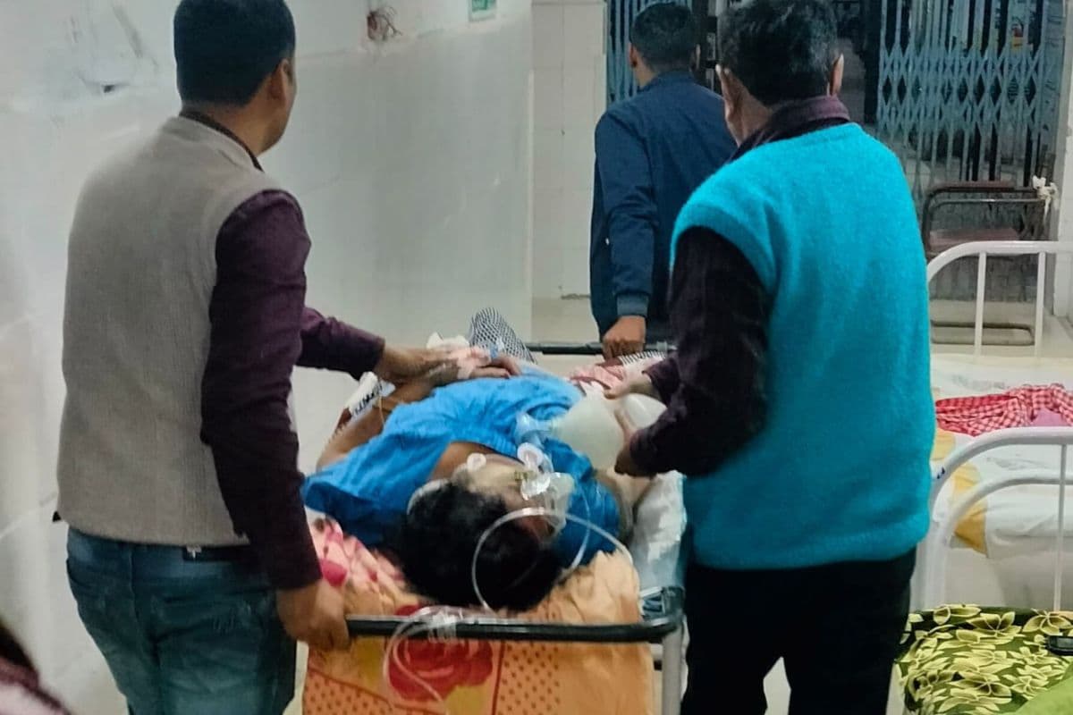 मुजफ्फरपुर के SKMCH में स्ट्रेचर की कमी से मरीज को ICU में पहुंचाने में देरी, परिजनों ने जताई नाराजगी