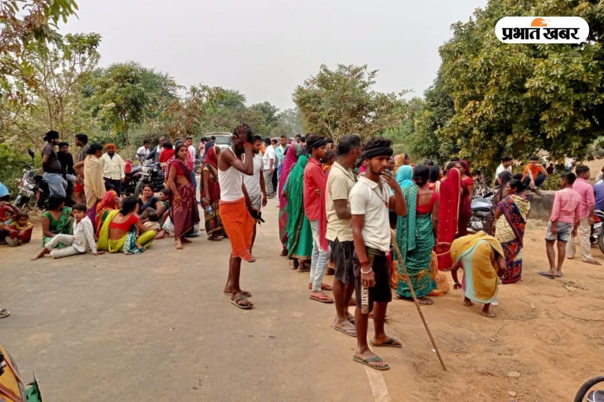 लखीसराय में डबल मर्डर से मचा बवाल, गुस्साए ग्रामीणों ने सड़क जाम कर किया विरोध