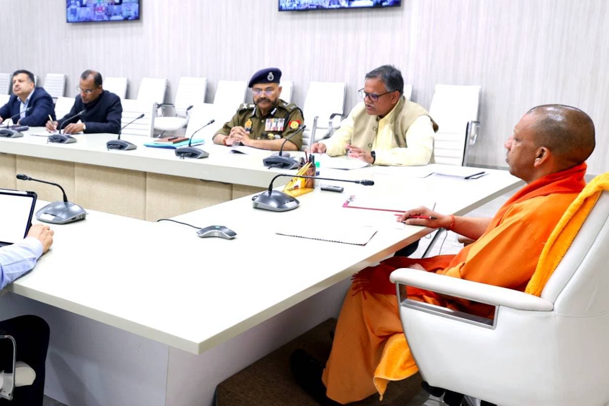 Mahakumbh Traffic Jam : गलत खबर वायरल करने वालों पर चलेगा सीएम योगी का डंडा