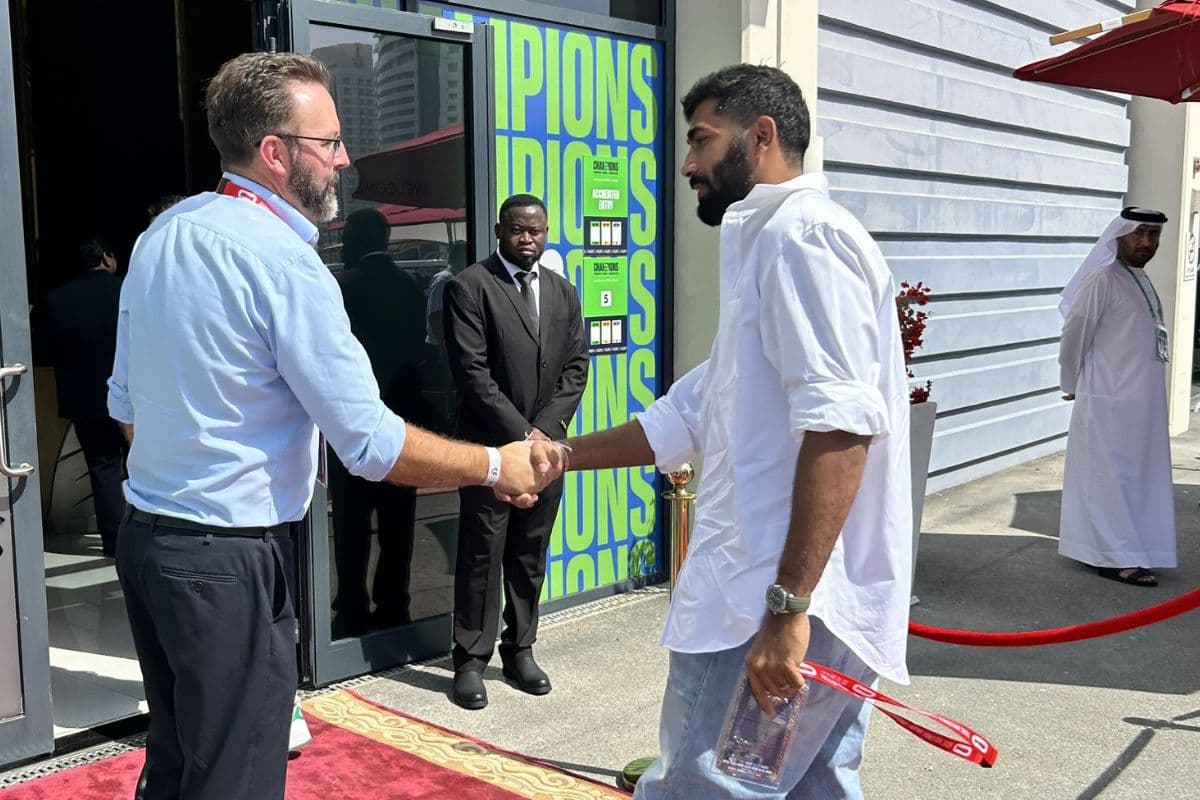 IND vs PAK: अब भारत की जीत पक्की, महामुकाबले से पहले लकी चार्म जसप्रीत बुमराह पहुंचे दुबई