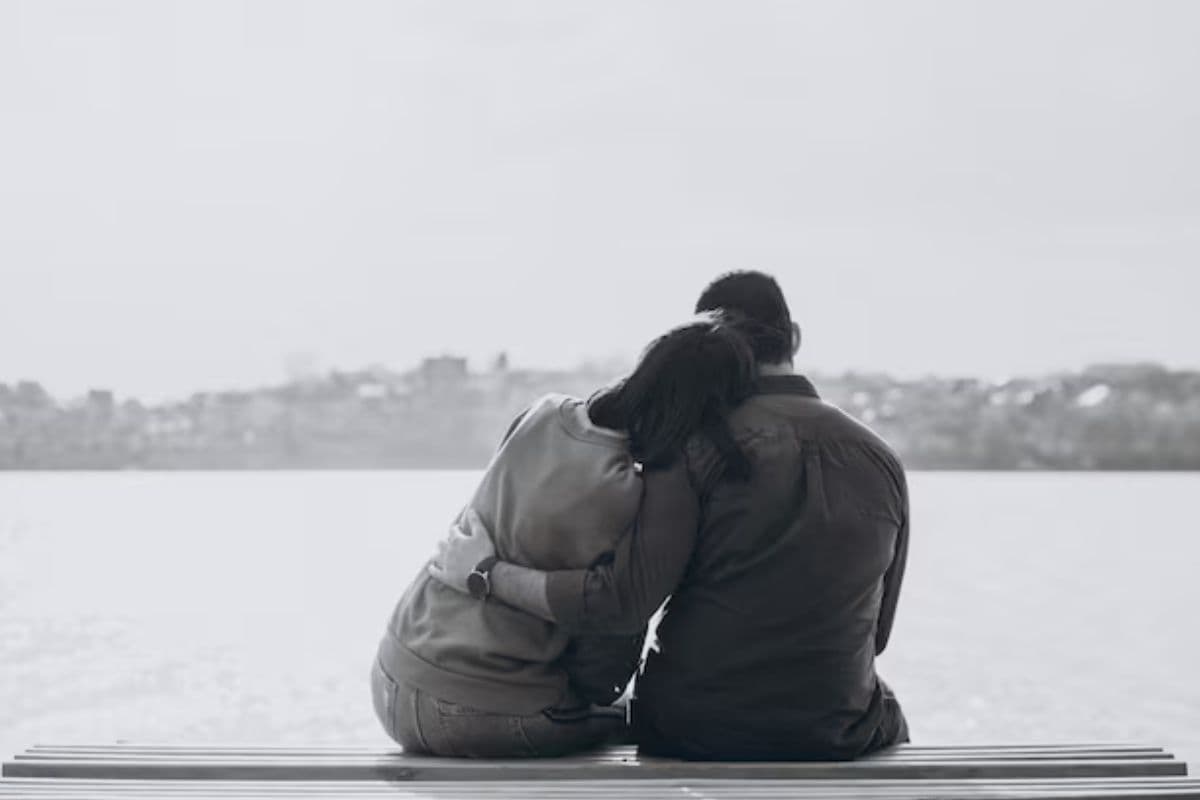 Confession Day पर रूठे हुए पार्टनर को ऐसे मनाएं, भेजें ये शानदार शायरियां