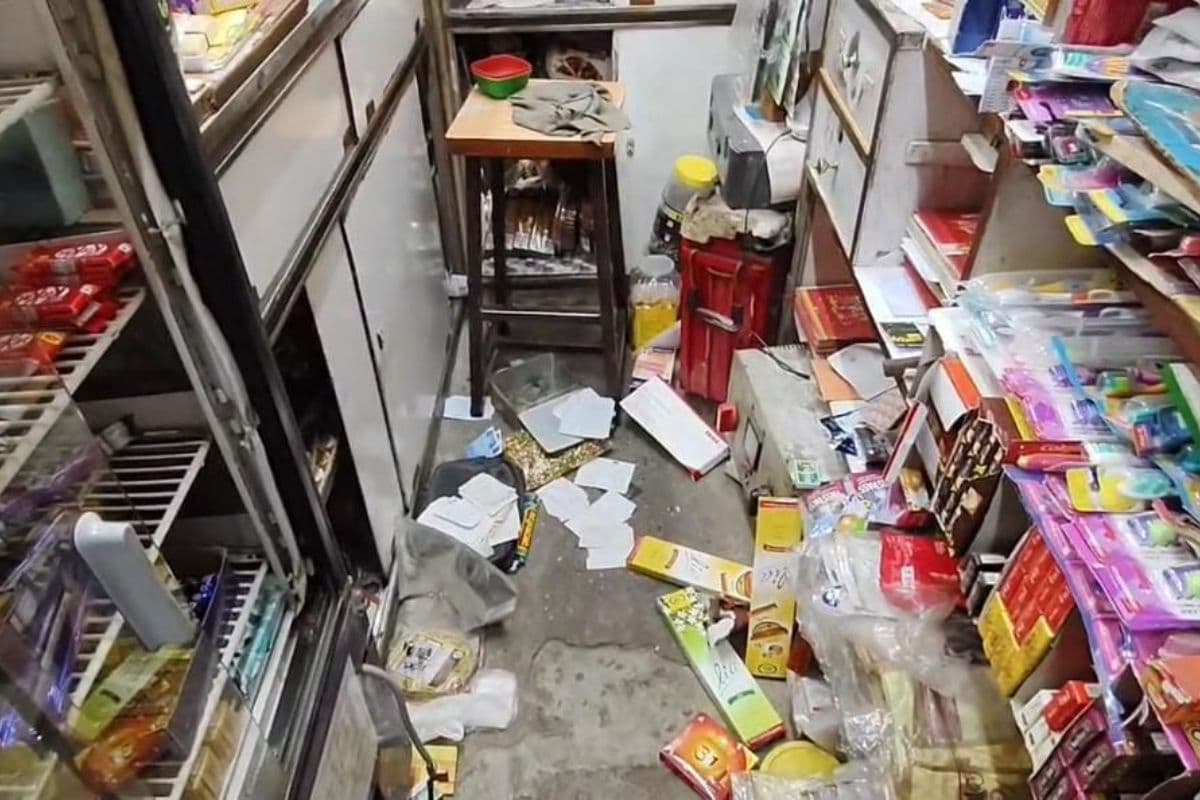 हजारीबाग के पान और सुधा दूध की दुकान से चोरी, 25 हजार नगद समेत अन्य कीमती सामान लें भागे चोर