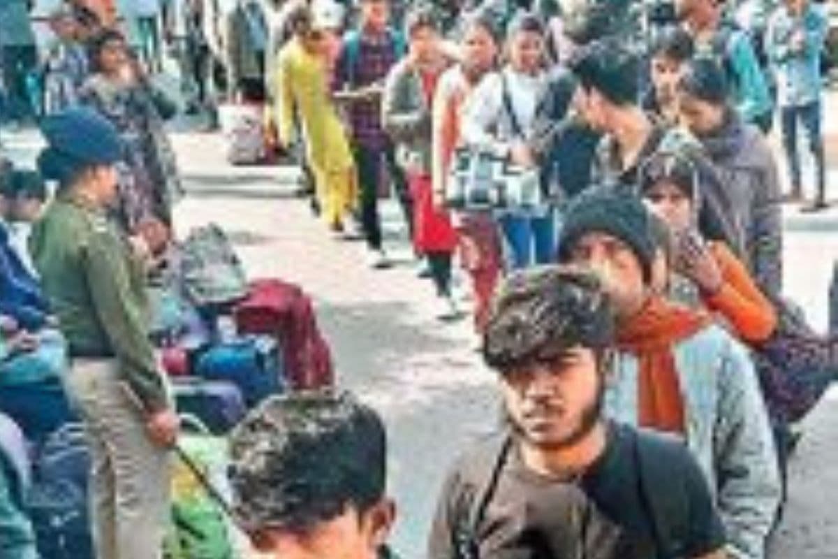 Mahakumbh 2025: भीड़ को नियंत्रित करने के लिए रांची और हटिया स्टेशन में है ये व्यवस्था, भारी संख्या में RPF जवान तैनात