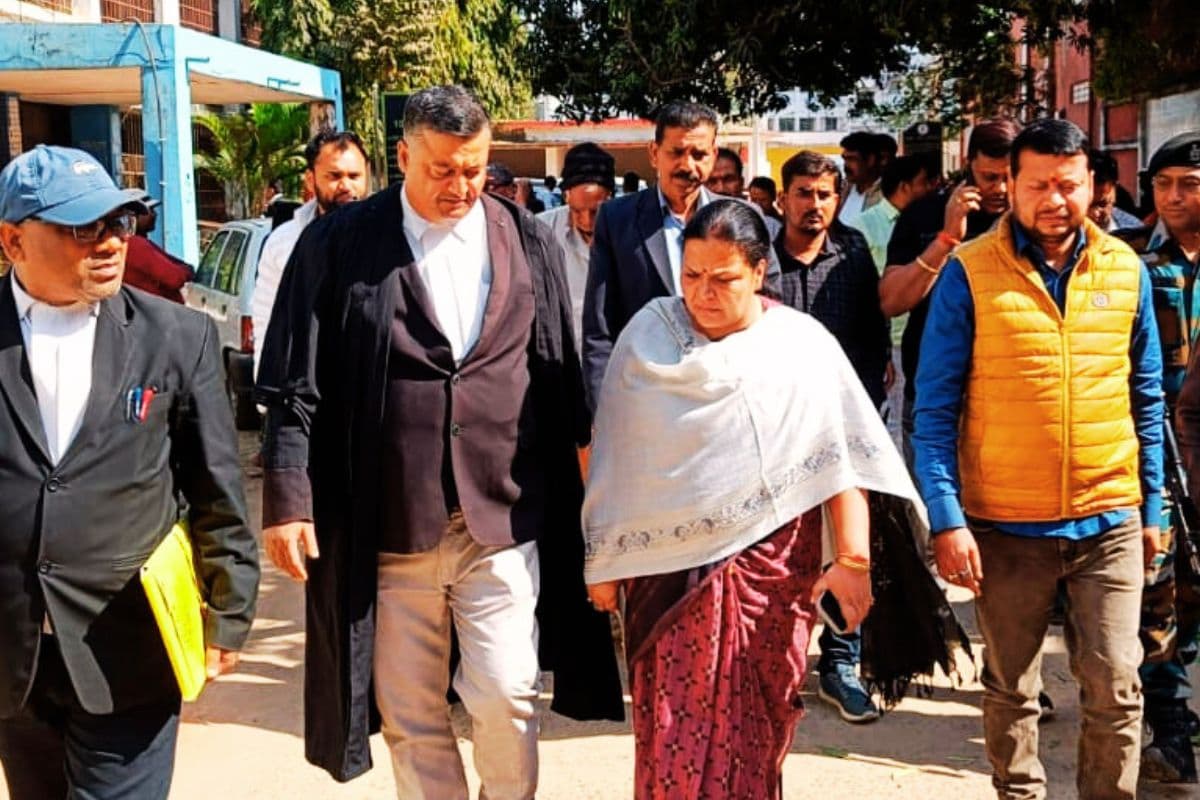 दुमका कोर्ट में पेशी के बाद बोलीं दीपिका, केंद्र पर बकाया हो जायेगा 2.36 लाख करोड़