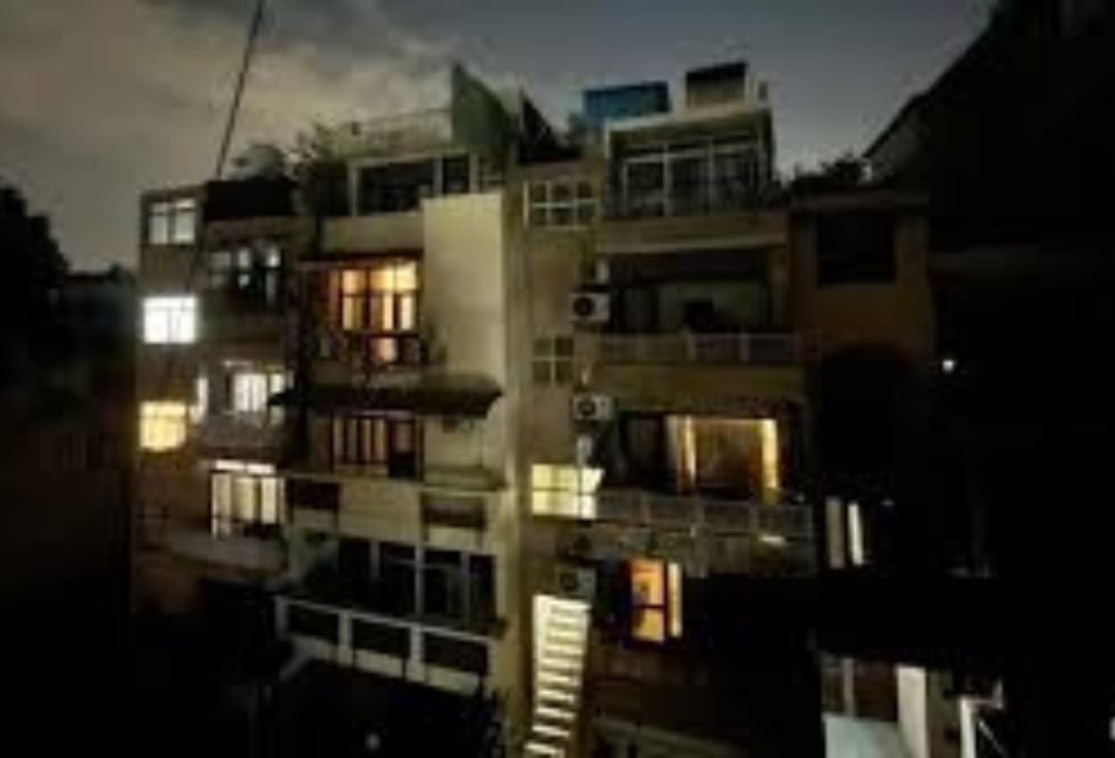 वो भयानक आवाज.. भूकंप से आधी रात को सहम गए दिल्ली के लोग, धौलाकुआं रहा केंद्र