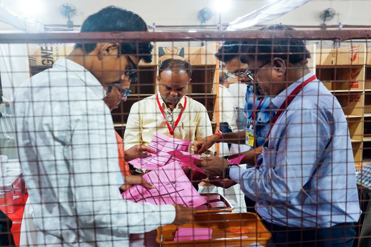 Delhi Election Result 2025: दिल्ली में किसकी सरकार? बीजेपी का बजेगा डंका या AAP सत्ता रखेगी बरकरार, आज फैसले का दिन