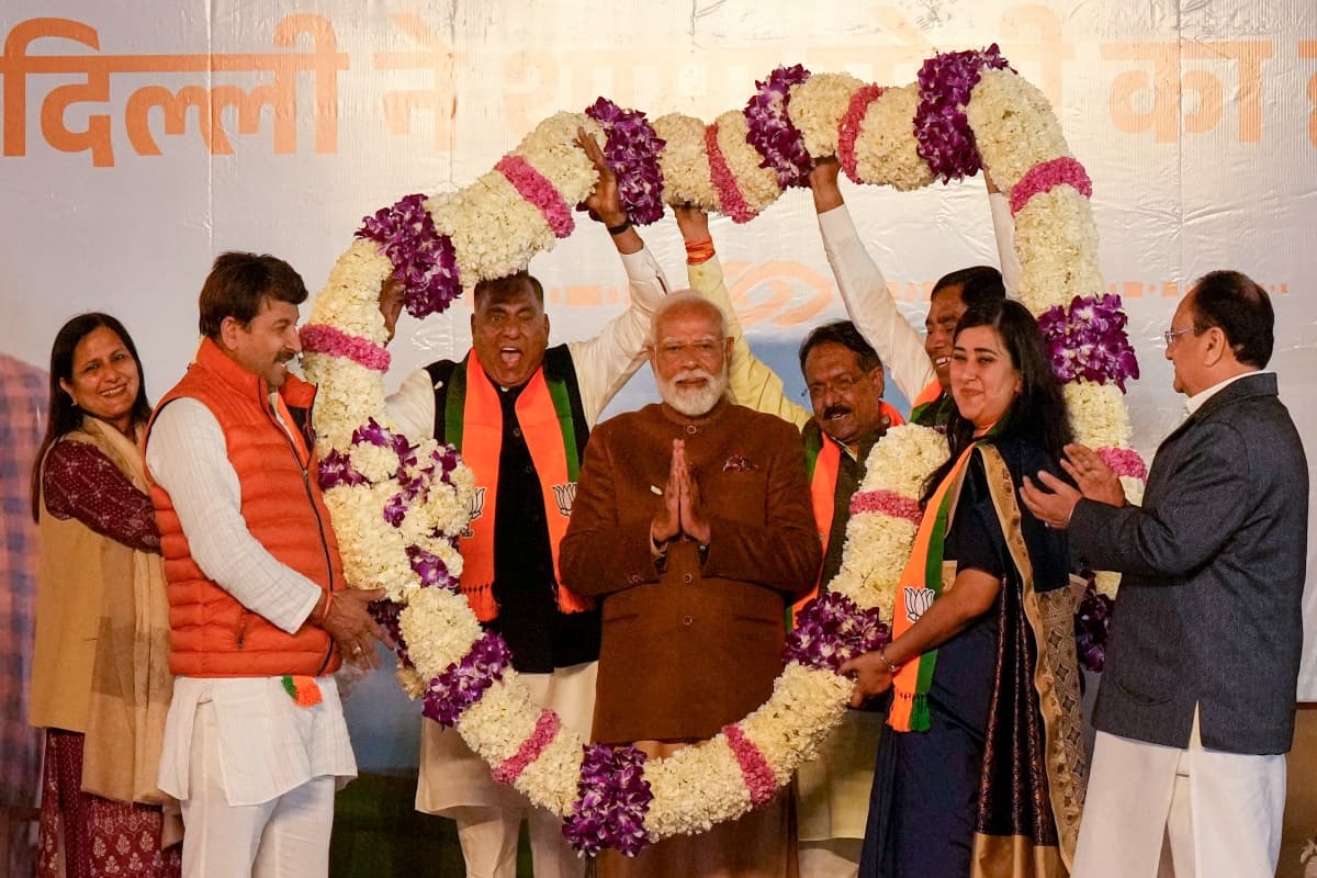 Delhi New CM: क्या सीएम चेहरे को लेकर फिर चौंकाएगी बीजेपी, जानिए किस दिन होगा दिल्ली के मुख्यमंत्री का शपथ ग्रहण