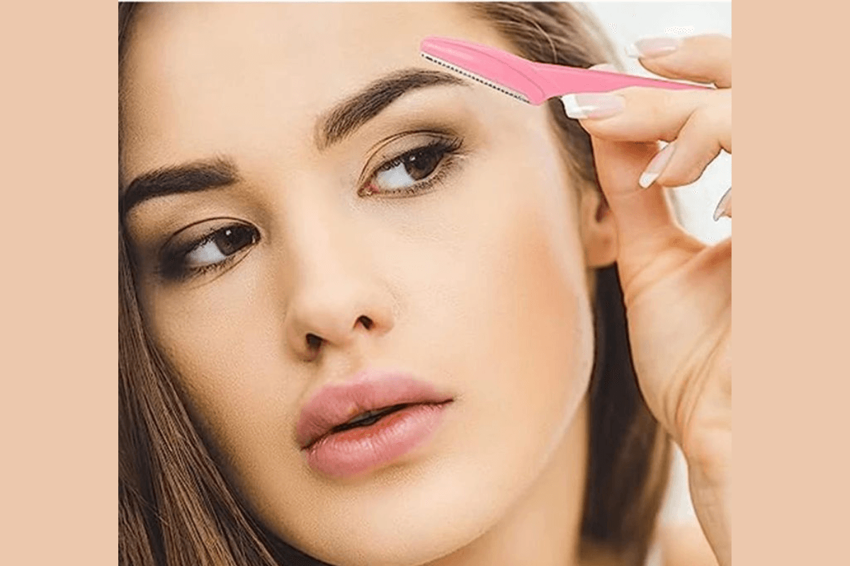 How to Use Facial Razor Correctly: चेहरे पर रेजर इस्तेमाल करते समय इन 5 गलतियों से बचें वरना हो सकती है स्किन डैमेज