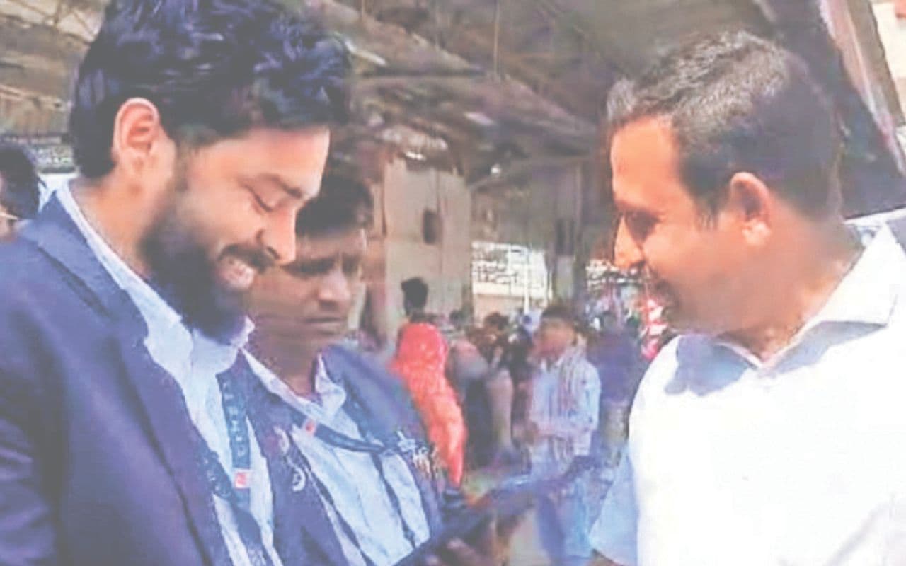 अब जंक्शन पर चलते-फिरते भी ले सकेंगे टिकट, यात्रियों के लिए खुशखबरी