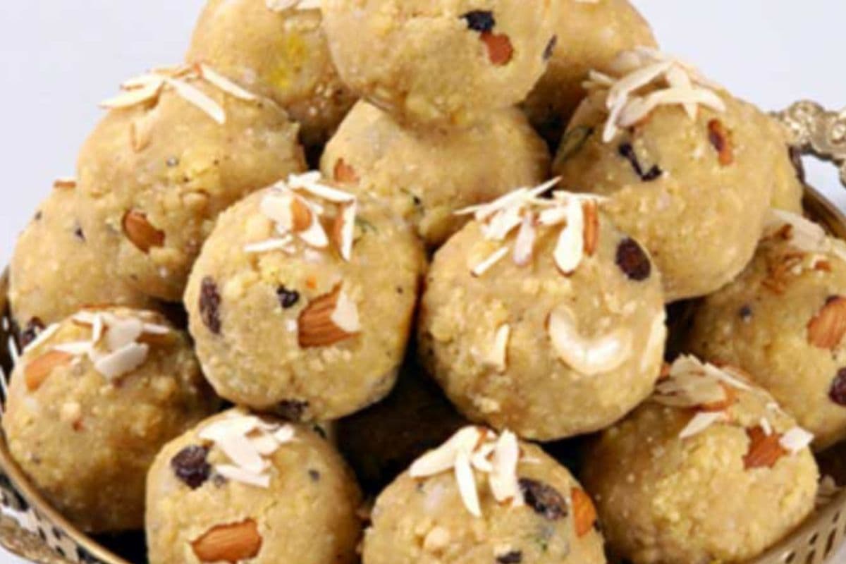 Gond Laddus Recipe : मिनटों में बनाएं स्वादिष्ट और सेहतमंद गोंद के लड्डू, जानें पूरी रेसिपी