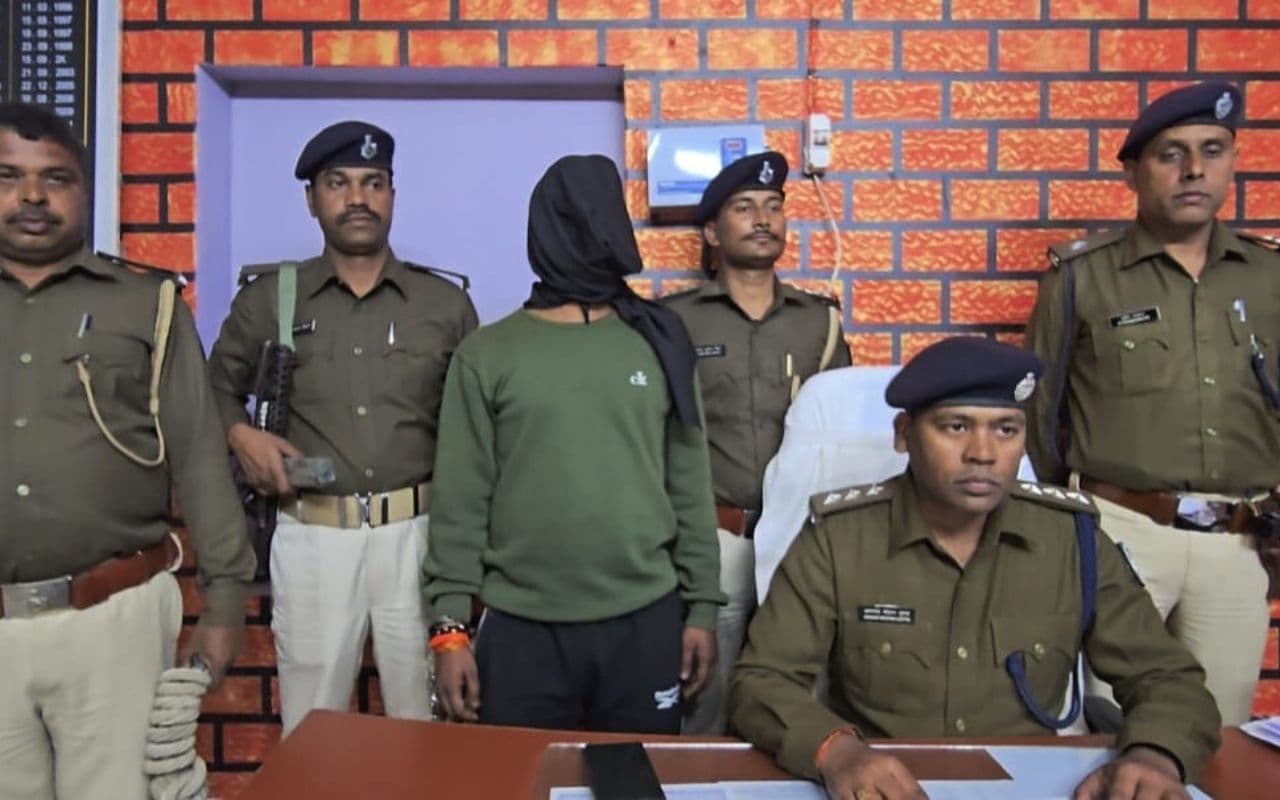 गोपालगंज से गिरफ्तार हुआ कुख्यात अक्षय यादव, 50 हजार के ईनामी अपराधी पर दर्ज है 8 केस