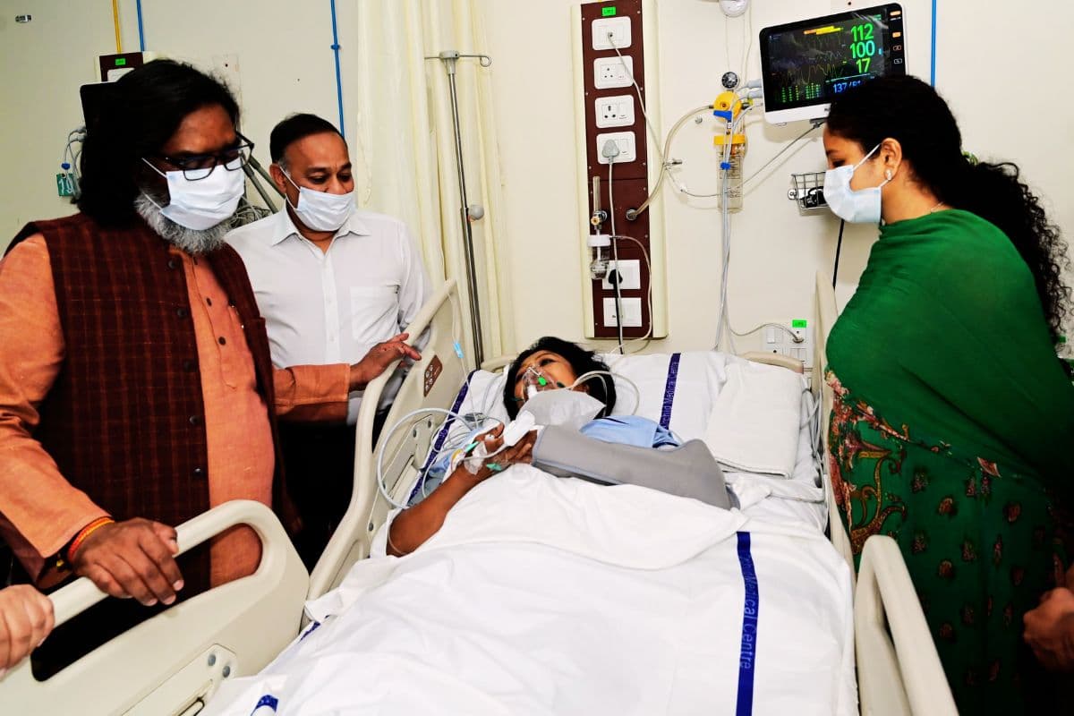 Mahua Maji Car Accident: महाकुंभ से लौट रहीं JMM की राज्यसभा सांसद महुआ माजी समेत चार सड़क हादसे में घायल, कैसी है तबीयत?