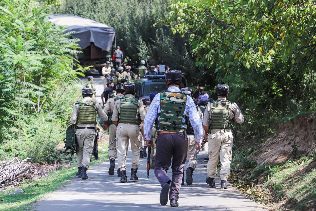 LOC के पास IED ब्लास्ट, सेना के दो जवान शहीद, एक की हालत गंभीर