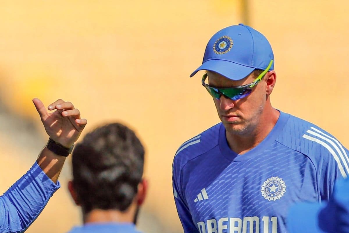 चैंपियंस ट्रॉफी से पहले भारत को लगा झटका, कोच मोर्ने मोर्कल टीम इंडिया को छोड़ लौटे घर