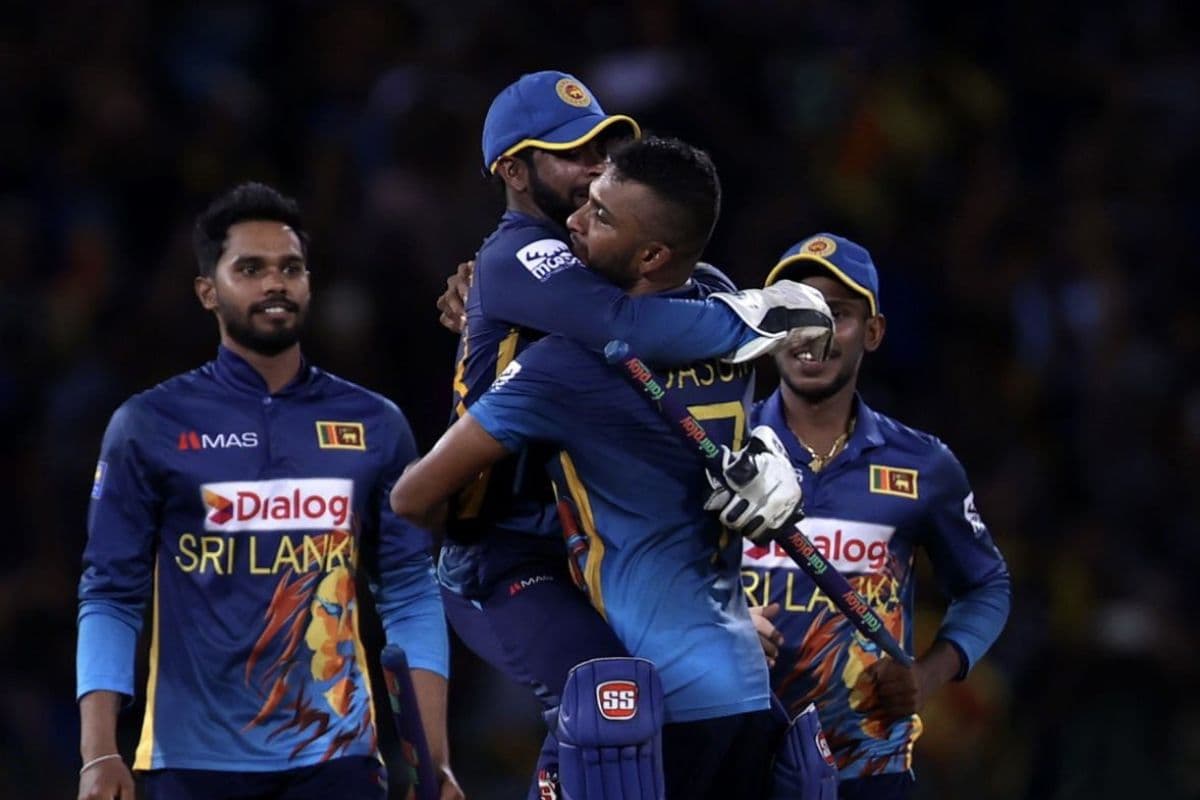 बिना बताए एक दिन में खेले दो मैच, अब श्रीलंका के कप्तान पर गिरी गाज, बैठ गई जांच