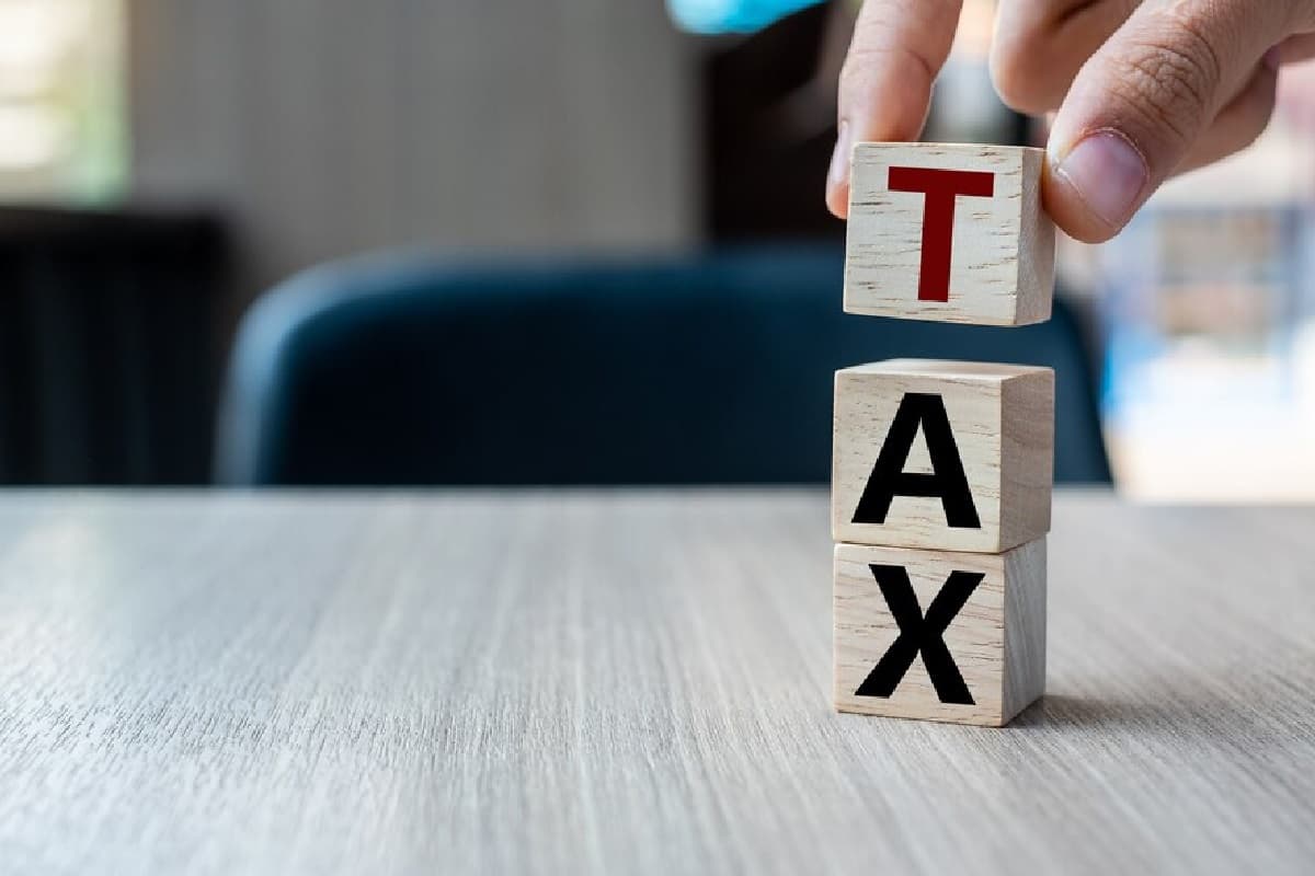 आधा भारत नहीं जानता कि 12 लाख तक की कमाई पर टैक्स नहीं तो फिर 4-8 लाख पर 5% टैक्स क्यों?