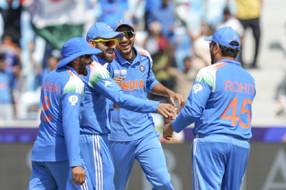 कैच छूटने के मुआवजे के रूप में रोहित ने अक्षर से किया डिनर का वादा, गेंदबाज ने खोला बड़ा राज