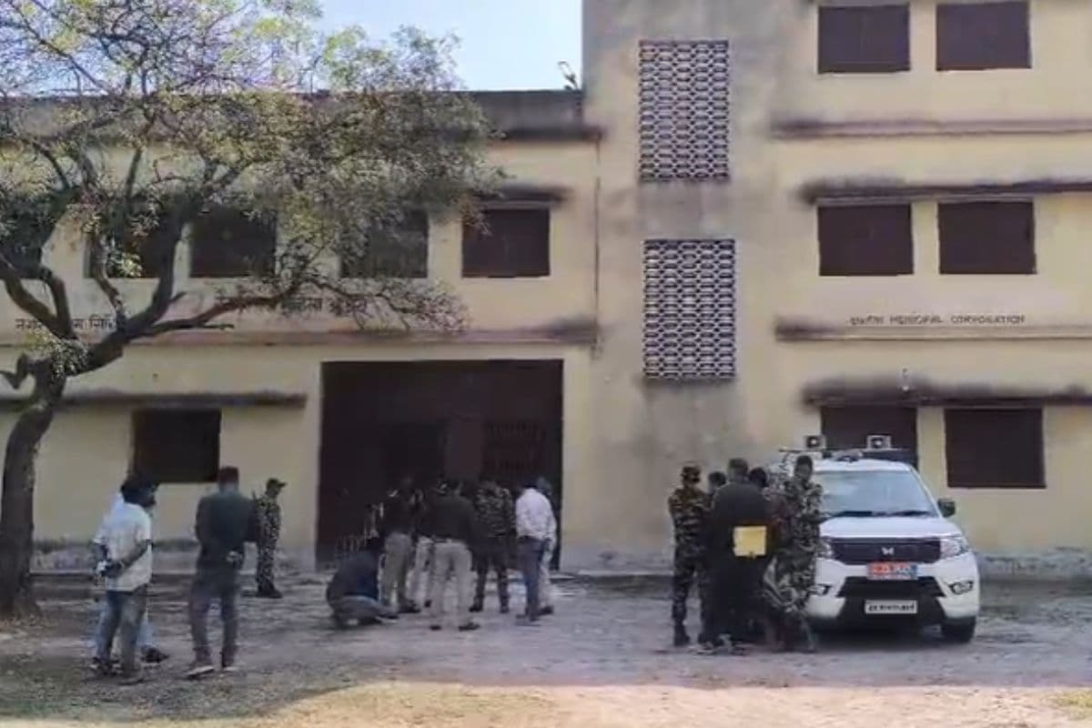 JAC Paper Leak Case: गिरिडीह में घोर लापरवाही, कोषागार या बैंक की जगह आजीविका केंद्र को बना दिया वज्रगृह