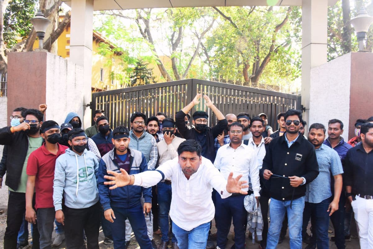JPSC अध्यक्ष की नियुक्ति नहीं होने से नाराज अभ्यर्थियों ने किया प्रदर्शन, कहा- क्या हम नक्सली बन जायें?